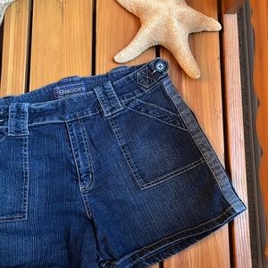 16 Baccini EUC CUTE denim jean shorts button details EUC adjustable waist